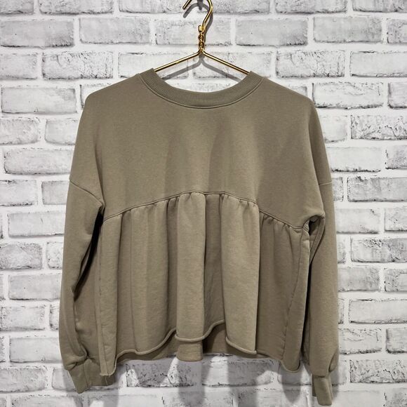Mod Ref Ruffle Olive Green Sweatshirt Size Small - Picture 1 of 8